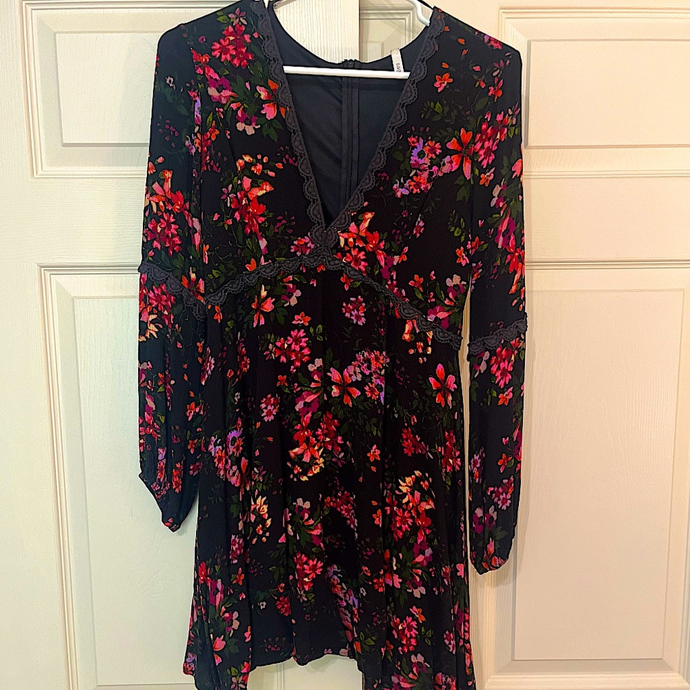 Floral dress! Size M.